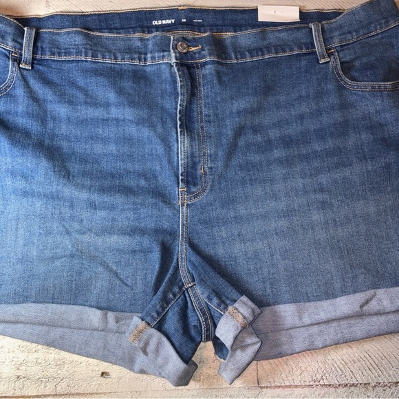 Old Navy Womens Mid Rise Roll Up  Denim Shorts Size 26 Light Wash NWT - Picture 5 of 13